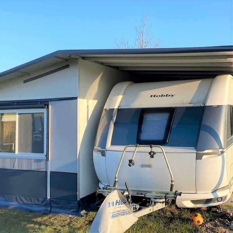 Vrijstaande voortent caravan